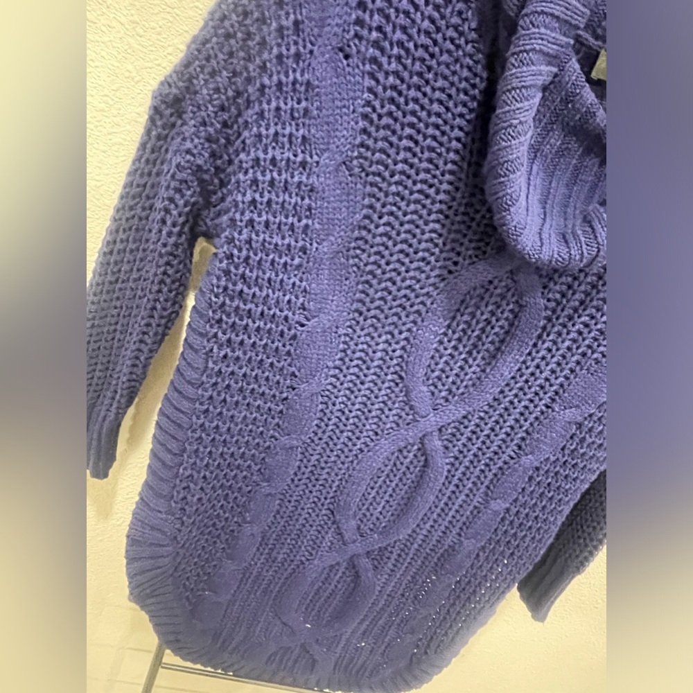 Express Women's 3/4 Sleeve Turtleneck Sweater / Size XS - Picture 7 of 16